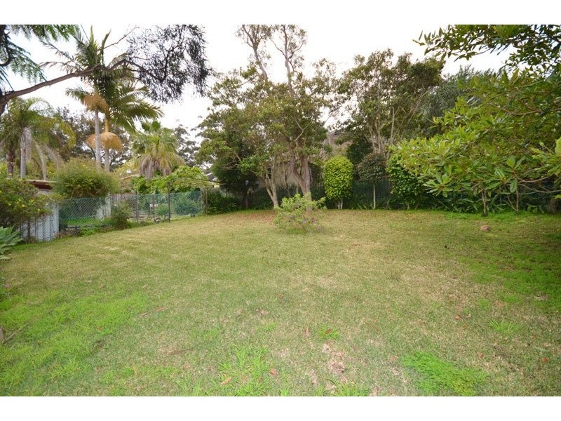 19 Lakeshore Drive, North Avoca NSW 2260