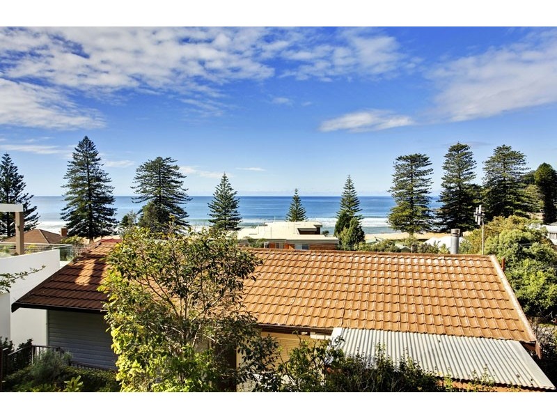 152 Avoca Dr, Avoca Beach NSW 2251