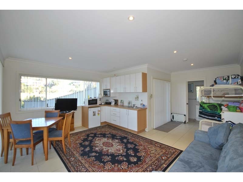 1/87 Copacabana Drive, Copacabana NSW 2251