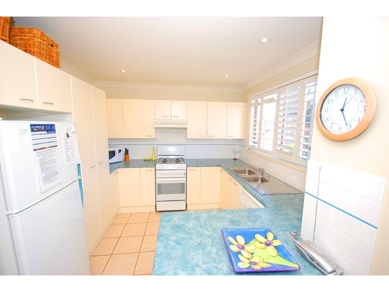 2/7 Smillie Avenue, Terrigal NSW 2260