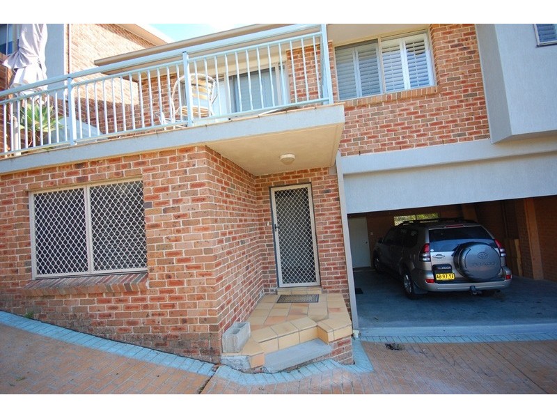 2/7 Smillie Avenue, Terrigal NSW 2260