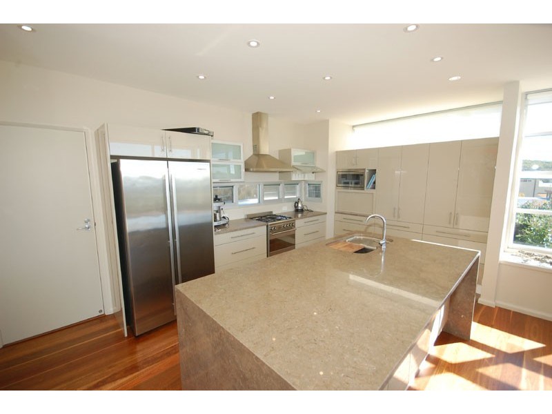 89 Hillside Rd, Avoca Beach NSW 2251