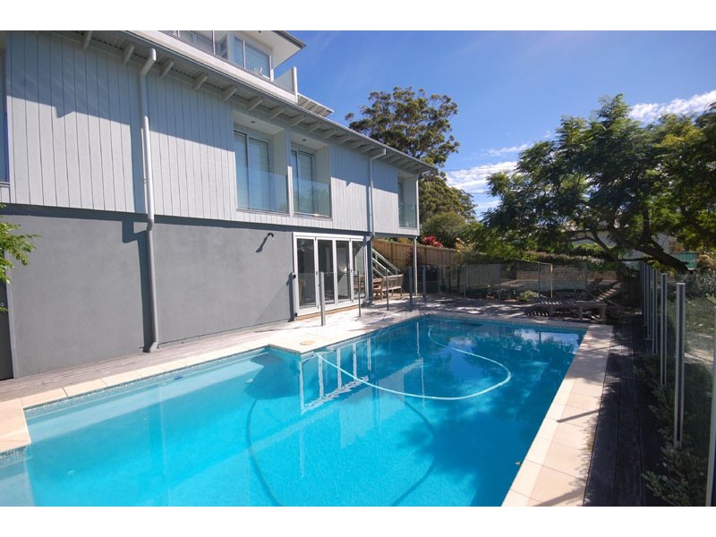 89 Hillside Rd, Avoca Beach NSW 2251