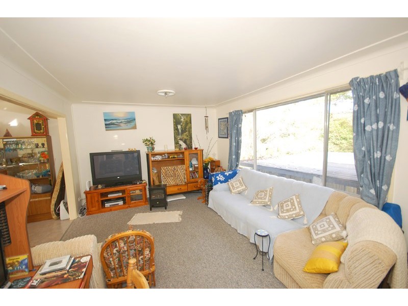 90 The Round Drive, Avoca Beach NSW 2251