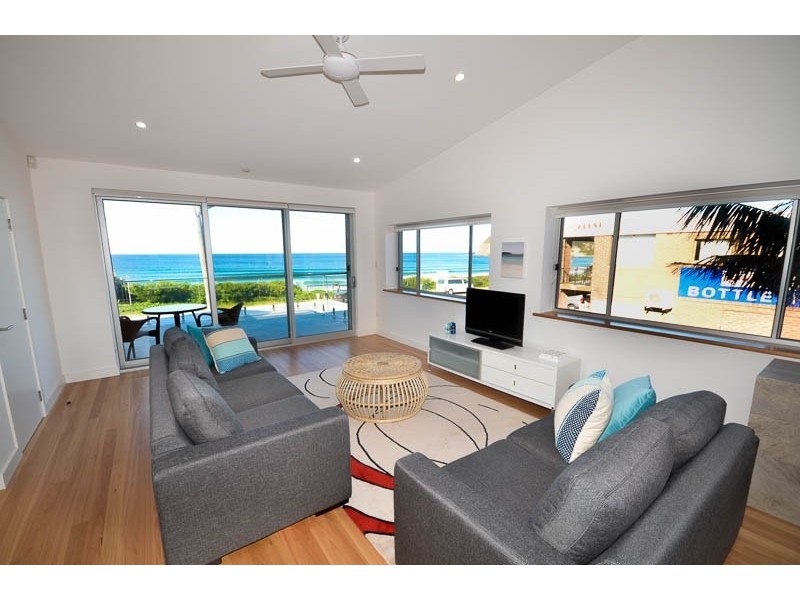 2/220 Del Monte Pl, Copacabana NSW 2251