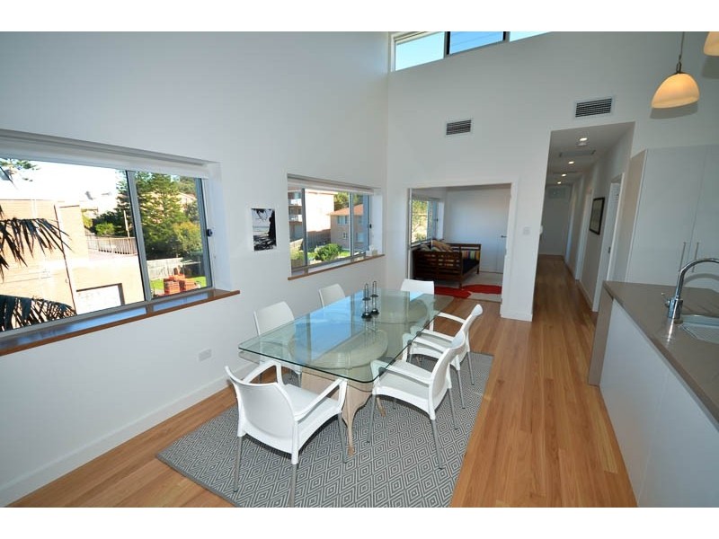 2/220 Del Monte Pl, Copacabana NSW 2251