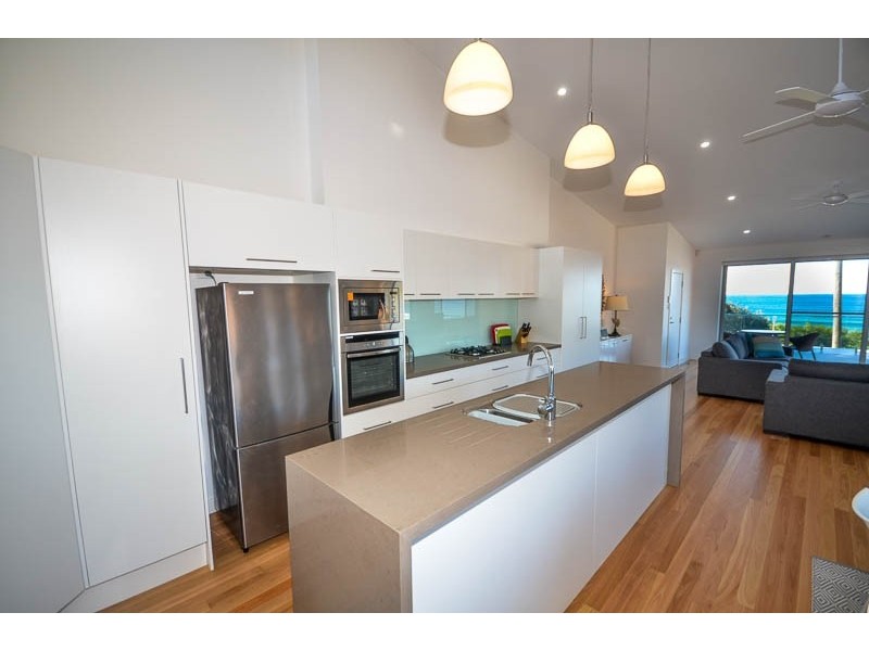 2/220 Del Monte Pl, Copacabana NSW 2251