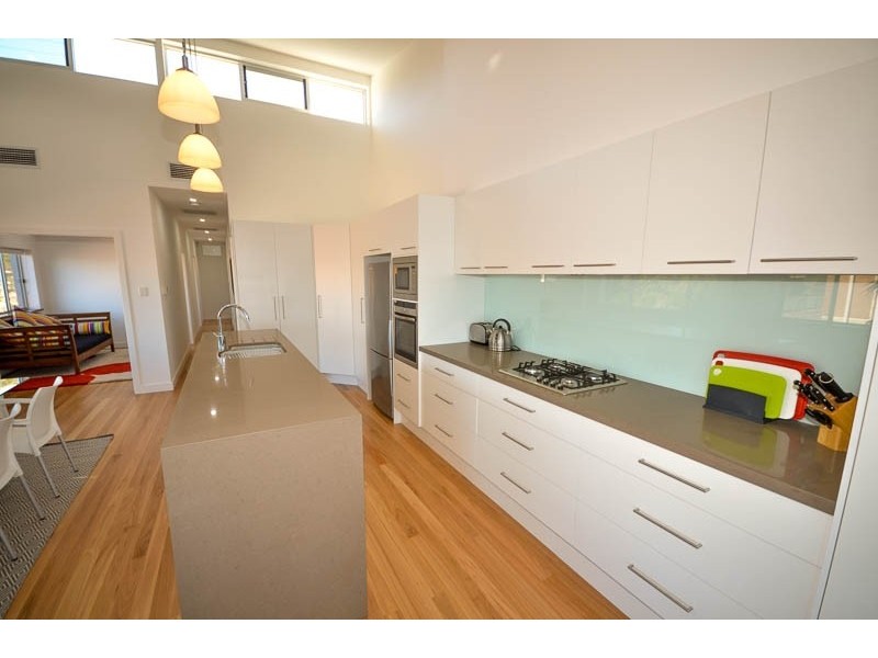 2/220 Del Monte Pl, Copacabana NSW 2251