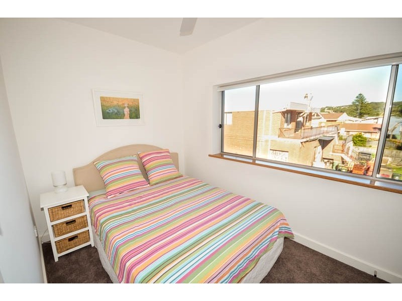 2/220 Del Monte Pl, Copacabana NSW 2251