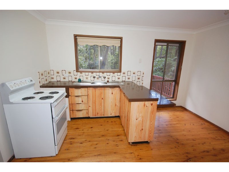 182 Copacabana Drive, Copacabana NSW 2251