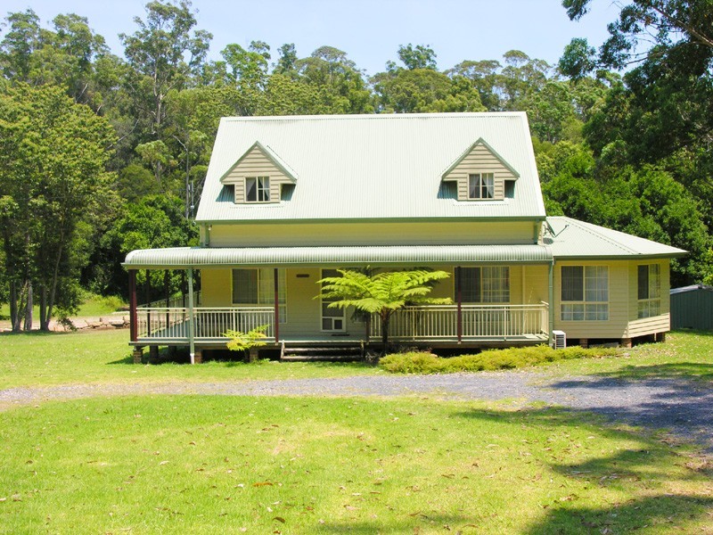 18 DAMIEN DRIVE, Macmasters Beach NSW 2251