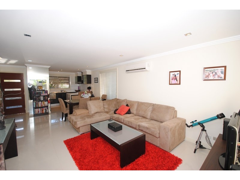 1/201 The Round Drive, Avoca Beach NSW 2251