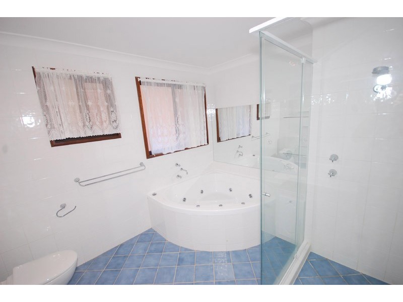 51 Coreen Dr, Wamberal NSW 2260