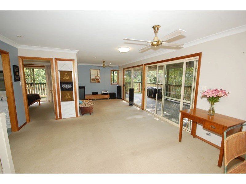 2 Lakeside Drive, Macmasters Beach NSW 2251