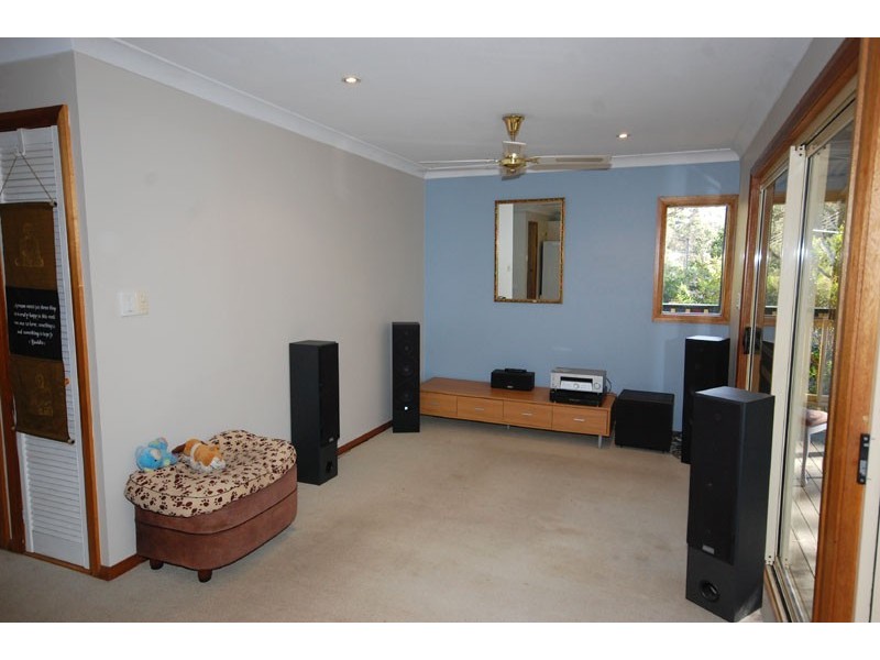 2 Lakeside Drive, Macmasters Beach NSW 2251