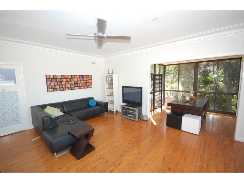 2 Austral Avenue, Avoca Beach NSW 2251