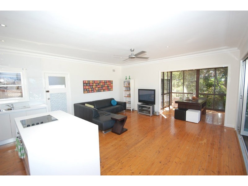 2 Austral Avenue, Avoca Beach NSW 2251