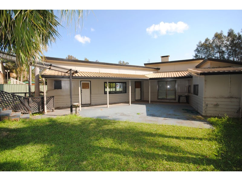 319 Avoca Drive, Green Point NSW 2251