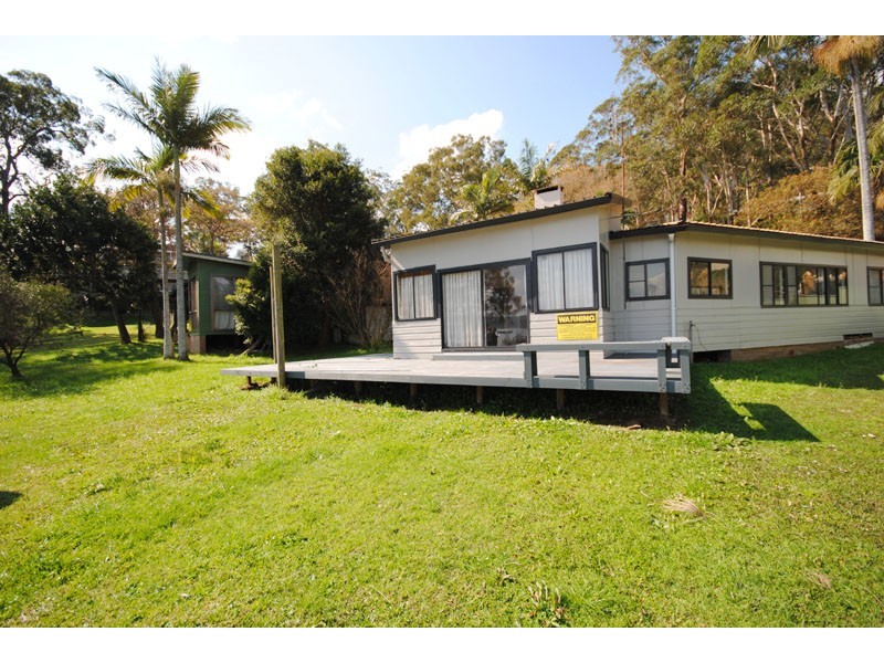 319 Avoca Drive, Green Point NSW 2251