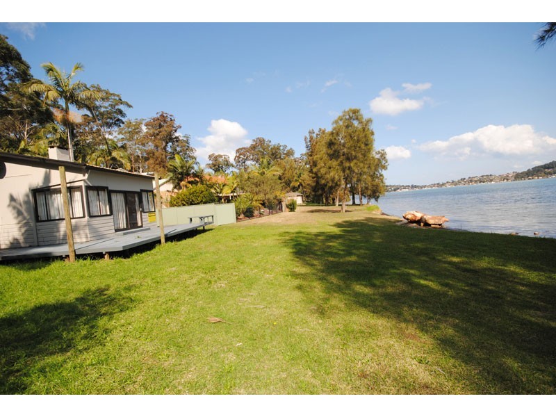 319 Avoca Drive, Green Point NSW 2251