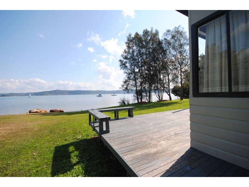 319 Avoca Drive, Green Point NSW 2251