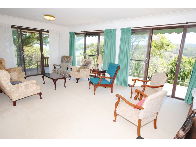 16 Circulo Drive, Copacabana NSW 2251