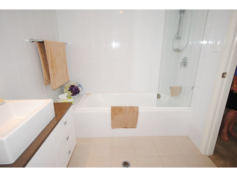 8/107 Ocean Parade, Blue Bay NSW 2261