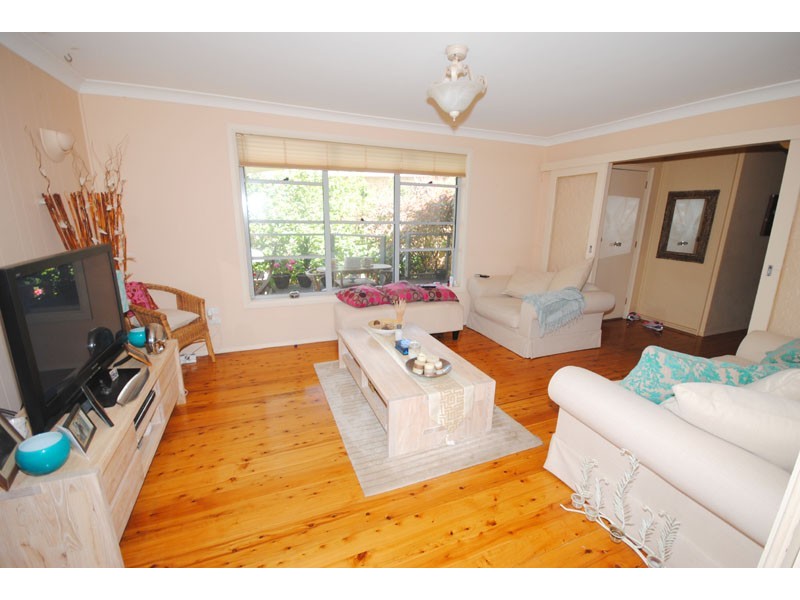 1 Fiesta Crescent, Copacabana NSW 2251