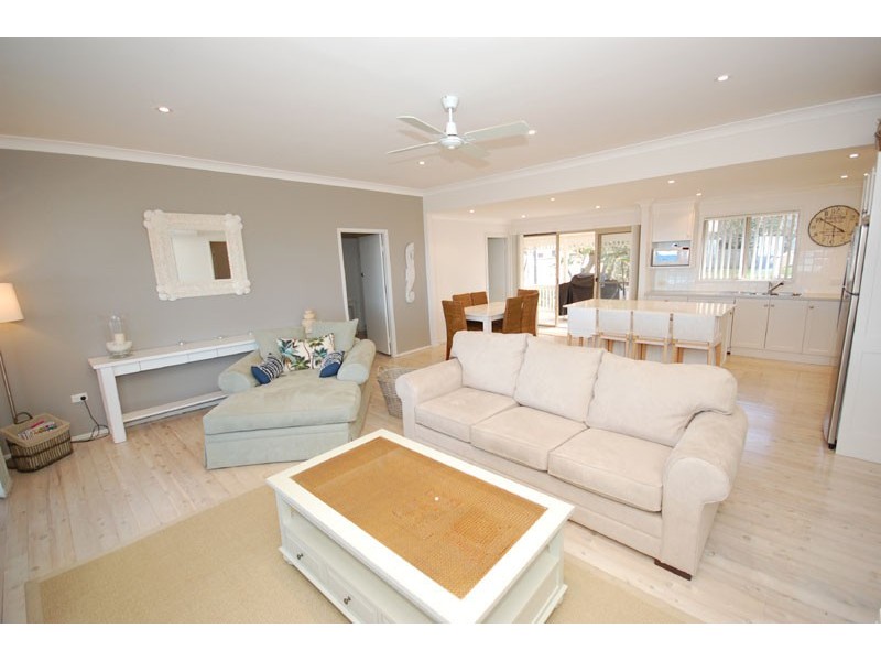 141 Avoca Drive, Avoca Beach NSW 2251