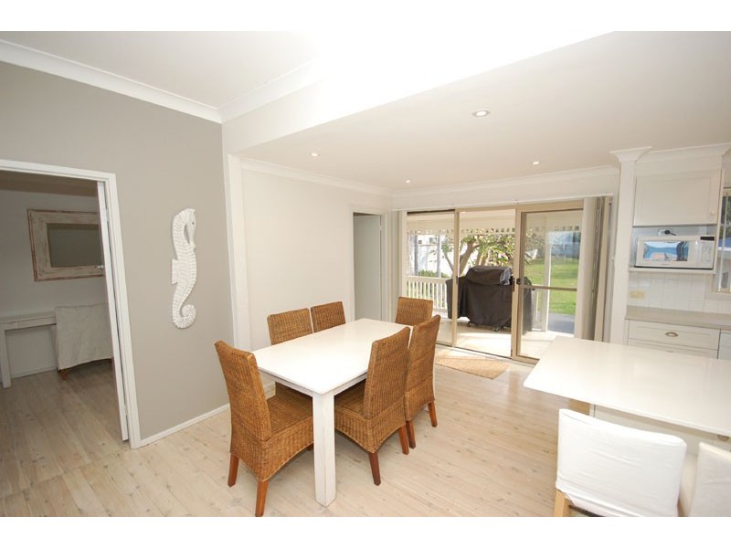 141 Avoca Drive, Avoca Beach NSW 2251