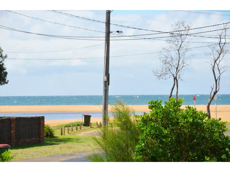 2/10 Ficus Avenue, Avoca Beach NSW 2251