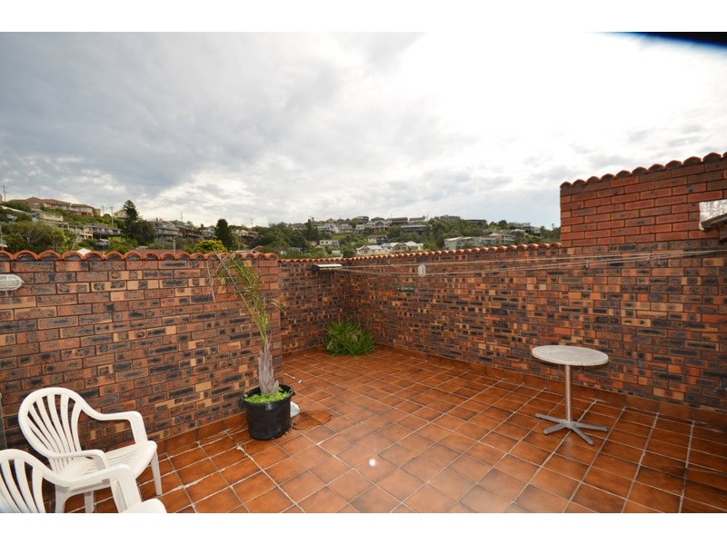 2/220 Del Monte Pl, Copacabana NSW 2251