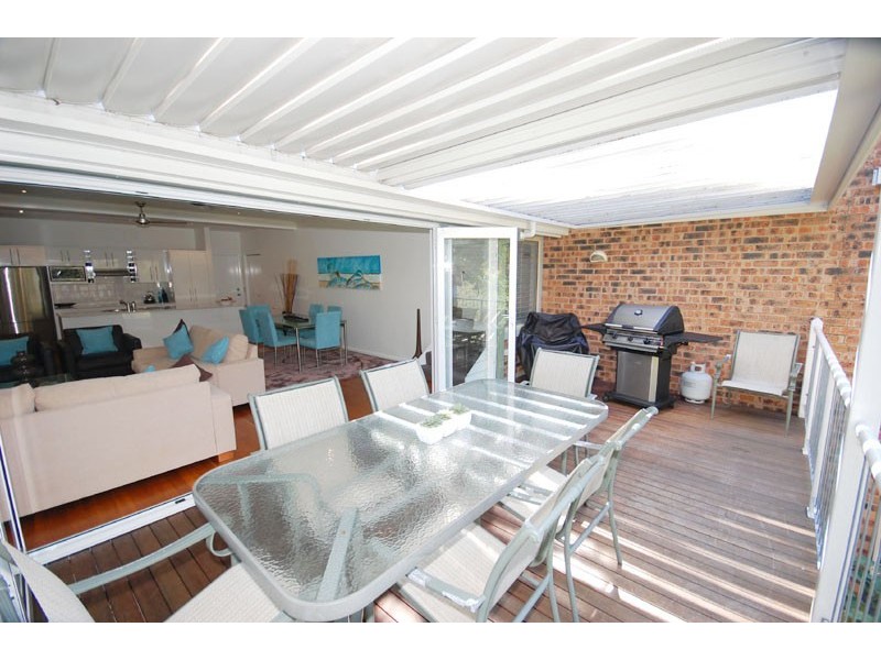 2/27B Ascot Avenue, Avoca Beach NSW 2251