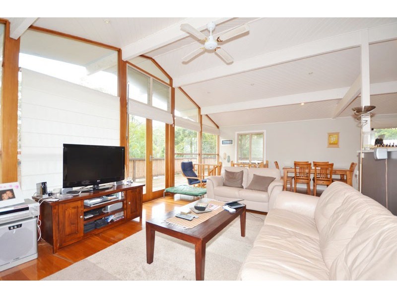 6 Mulawa Close, North Avoca NSW 2260