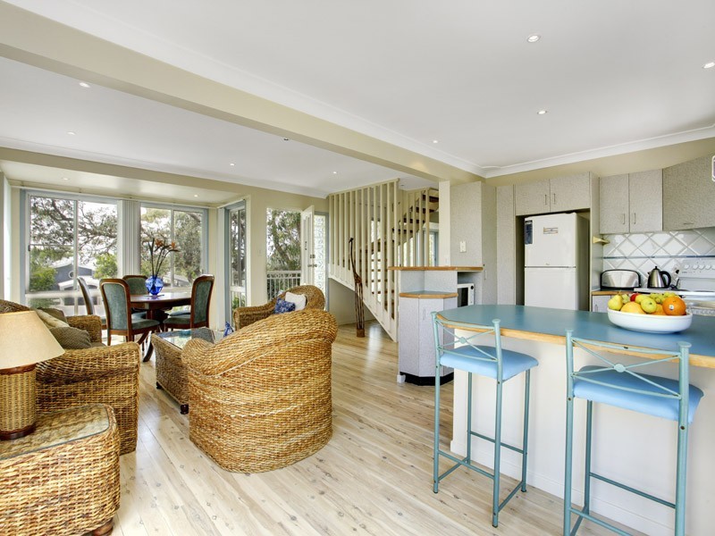 18 Warren Avenue, Avoca Beach NSW 2251