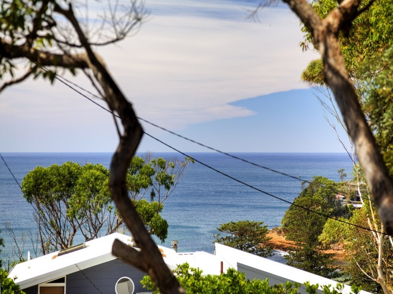 18 Warren Avenue, Avoca Beach NSW 2251