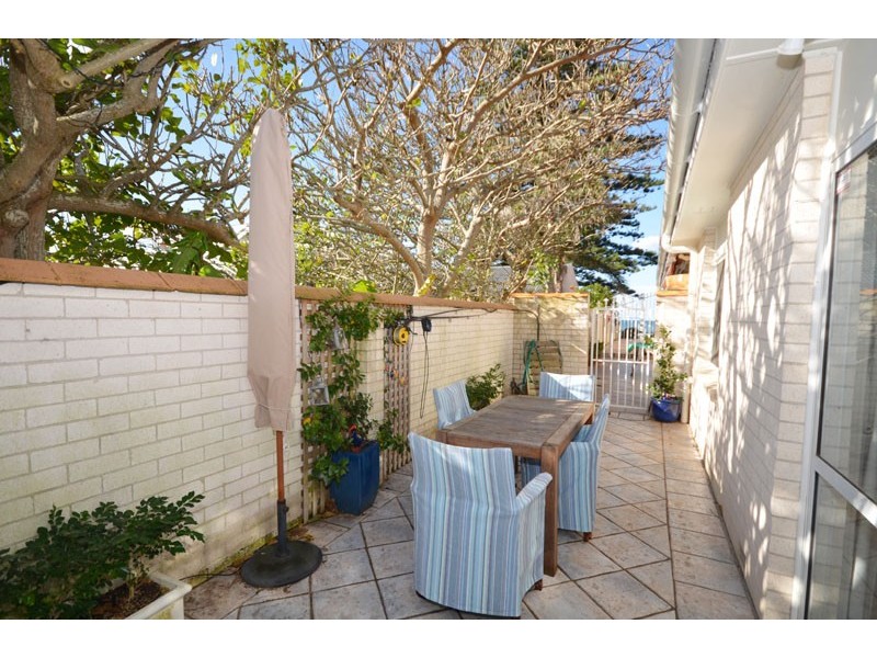 2/139 Avoca Dr,, Avoca Beach NSW 2251