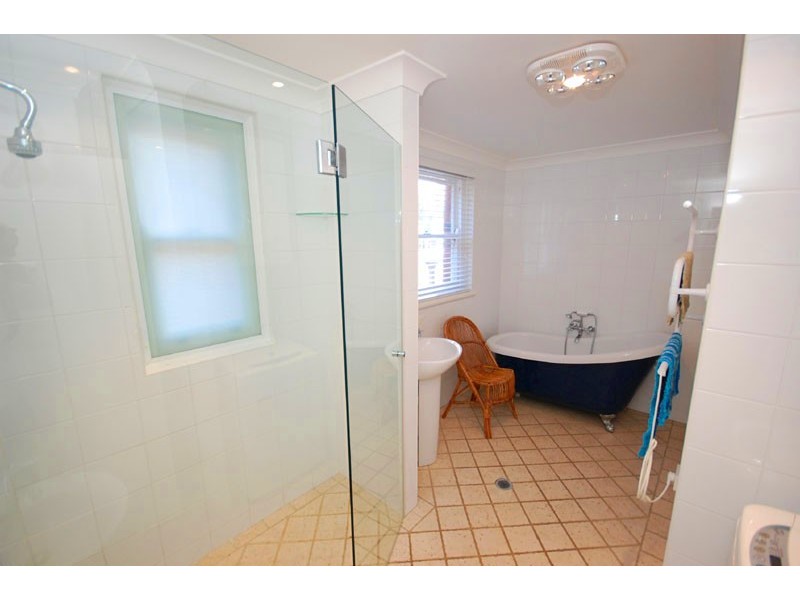 2/153 Avoca Dr, Avoca Beach NSW 2251