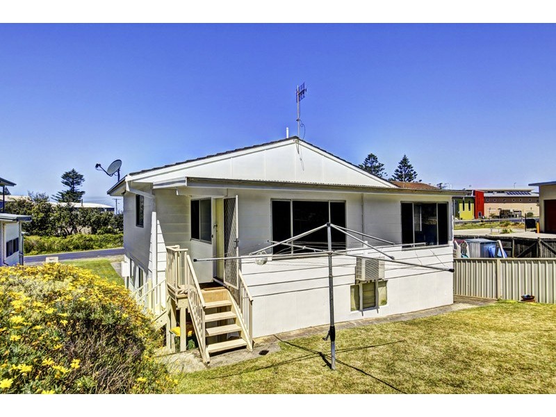 123 Del Rio Drive, Copacabana NSW 2251
