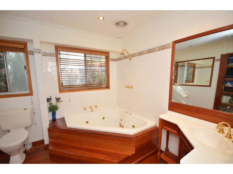 33 Walder Crescent, Avoca Beach NSW 2251