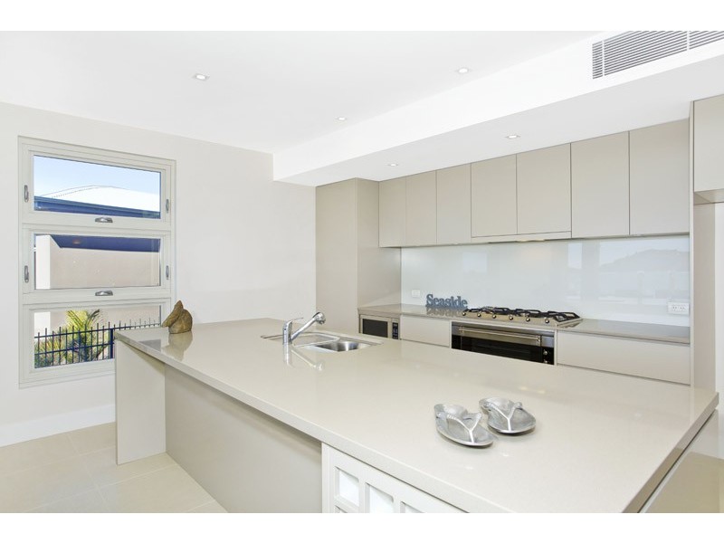 2/11 Hunts Lane, Avoca Beach NSW 2251