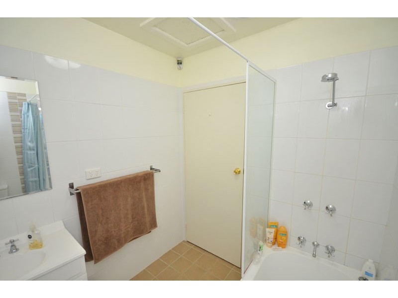 1/28 Renwick Street, Wyoming NSW 2250