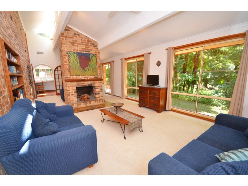 8 Dandenong Close, Avoca Beach NSW 2251