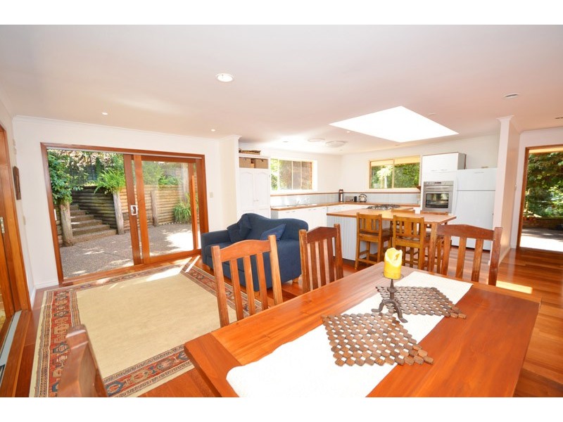 8 Dandenong Close, Avoca Beach NSW 2251