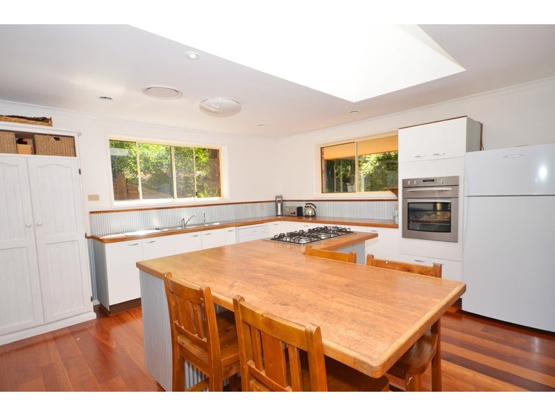 8 Dandenong Close, Avoca Beach NSW 2251