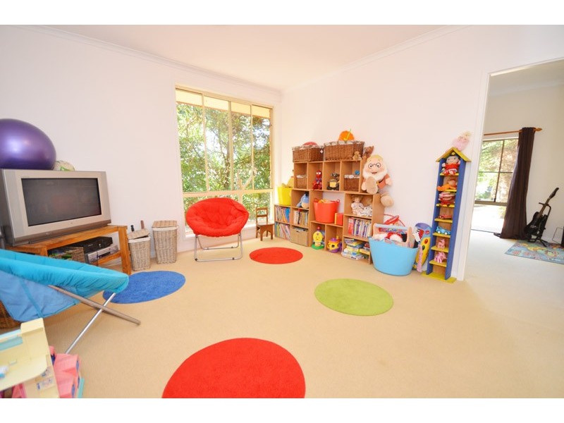 8 Dandenong Close, Avoca Beach NSW 2251