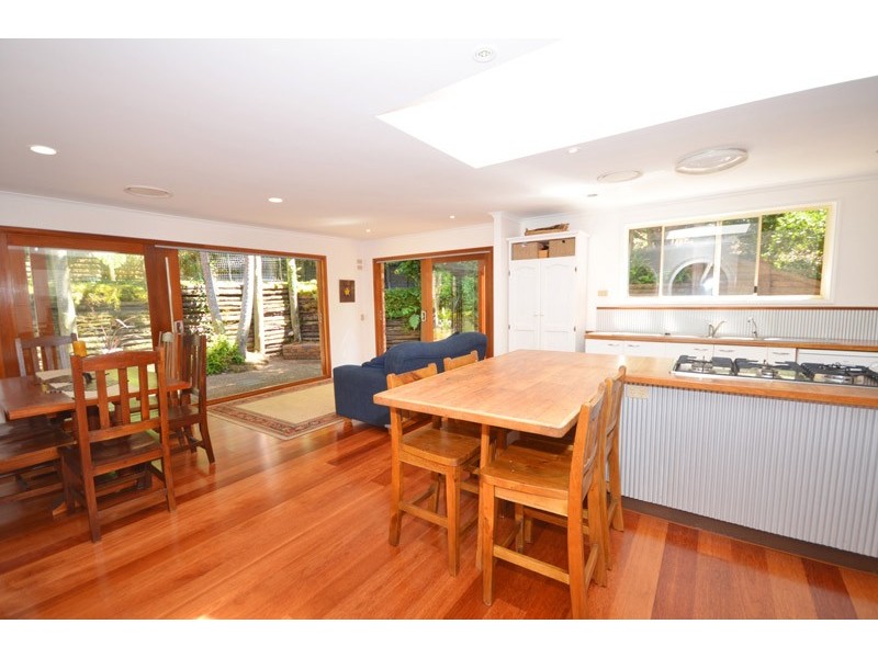 8 Dandenong Close, Avoca Beach NSW 2251