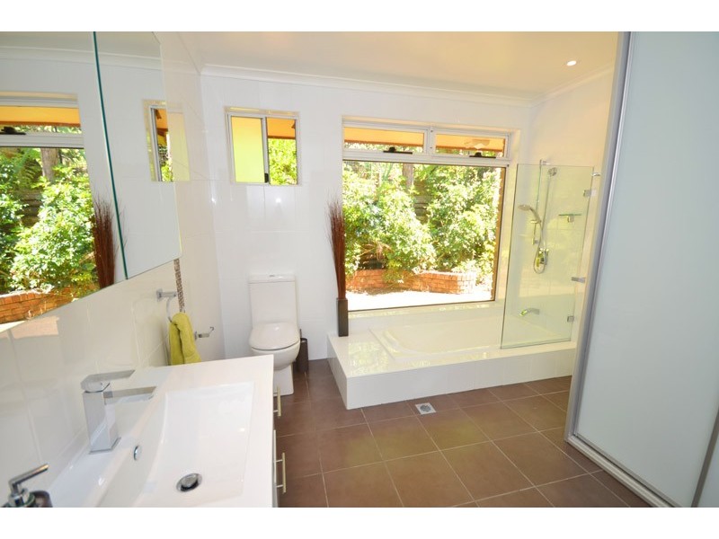 8 Dandenong Close, Avoca Beach NSW 2251