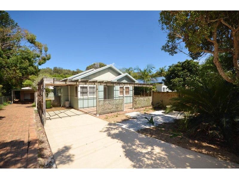 21 Lake Street, North Avoca NSW 2260