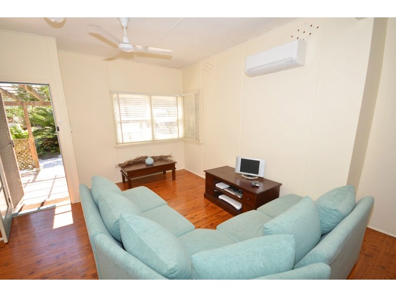 21 Lake Street, North Avoca NSW 2260